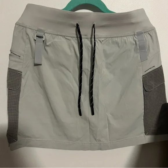 lululemon athletica Dresses & Skirts - Lululemon Hiking Skirt Size 12